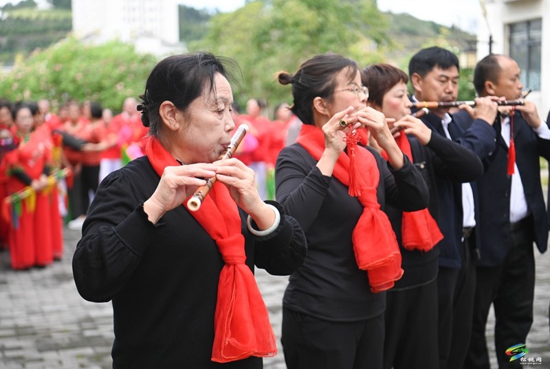 【網(wǎng)絡(luò)中國節(jié)·重陽】縣老年大學(xué)開展“感黨恩、慶重陽”文藝演出走進(jìn)敬老院活動(dòng)