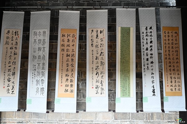 松桃:“梵凈古都”主題書畫展助力文化振興