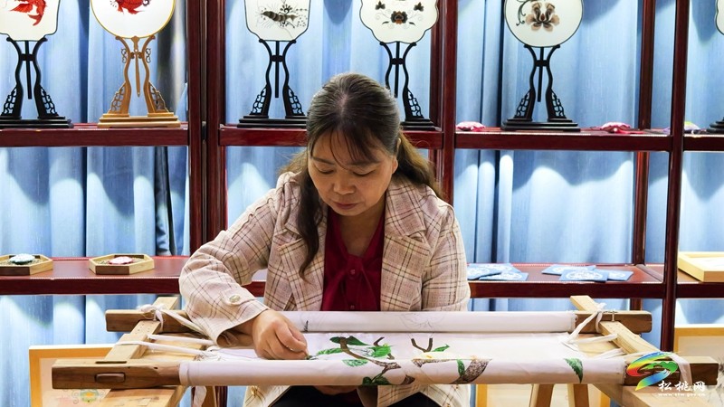 松桃：傳承苗繡文化?助力“指尖經(jīng)濟(jì)”
