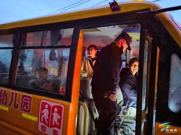 長坪鄉(xiāng)開展校車安全專項(xiàng)行動大檢查活動
