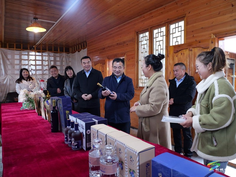 中國振華電子集團有限公司來松開展鄉(xiāng)村振興幫扶調(diào)研交流活動