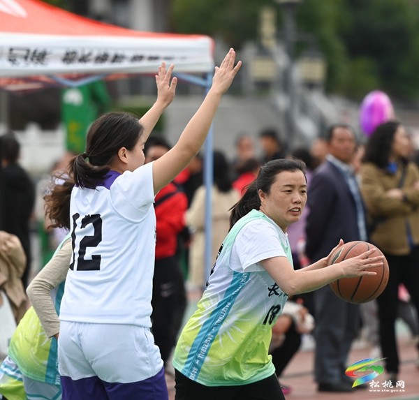 精彩！2023年松桃第一屆教職工“國壽財(cái)險(xiǎn)杯”籃球賽火熱進(jìn)行中~