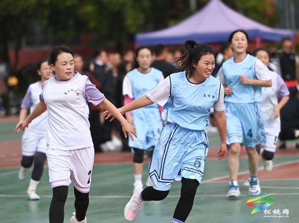 精彩！2023年松桃第一屆教職工“國壽財(cái)險(xiǎn)杯”籃球賽火熱進(jìn)行中~