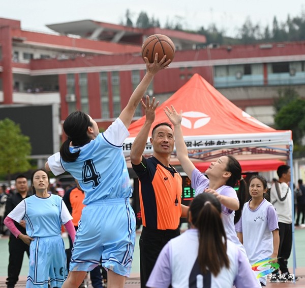 精彩！2023年松桃第一屆教職工“國壽財(cái)險(xiǎn)杯”籃球賽火熱進(jìn)行中~