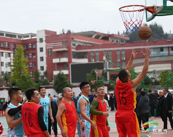 精彩！2023年松桃第一屆教職工“國壽財(cái)險(xiǎn)杯”籃球賽火熱進(jìn)行中~