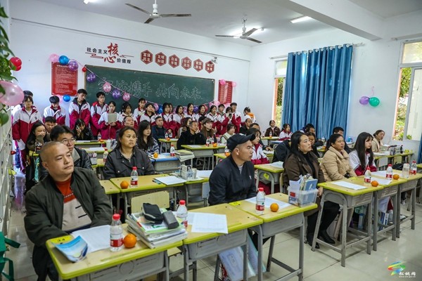 松桃民族中學(xué)家校聯(lián)動(dòng)齊發(fā)力