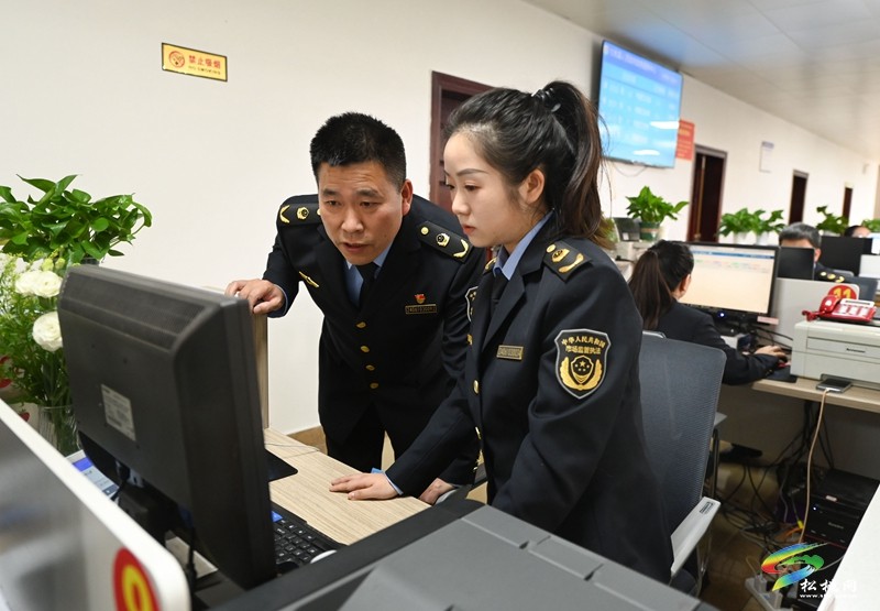松桃：“局長進大廳” 暖心服務零距離
