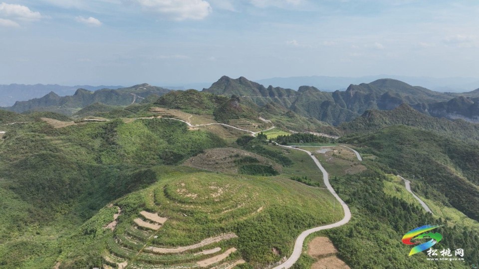 松桃?guī)r桑壩村：黨建引領(lǐng)聚合力強(qiáng)村富民促振興