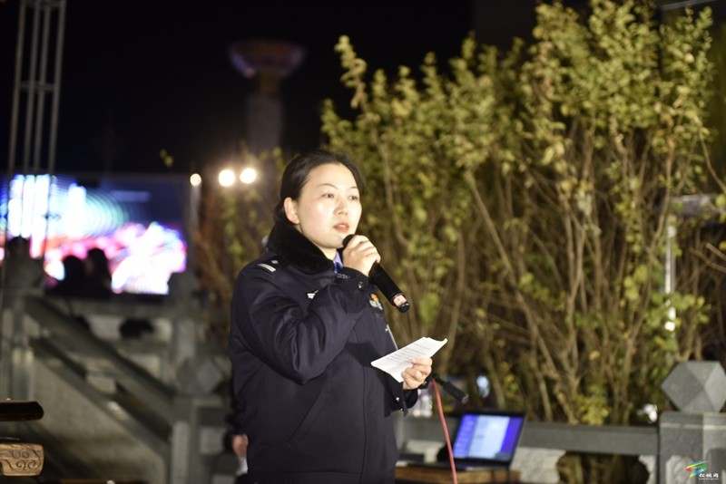 松桃開展反詐禁毒“小夜市”宣傳活動