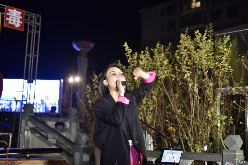 松桃開展反詐禁毒“小夜市”宣傳活動