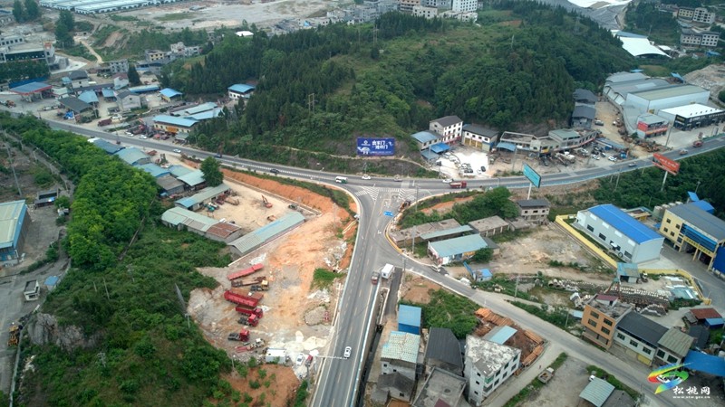 G352長坪(黔湘界)至松桃公路改擴(kuò)建工程順利通過竣工驗收