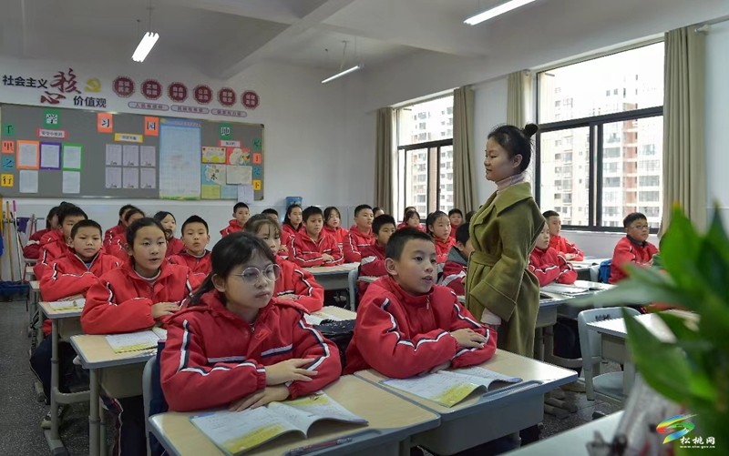 松桃：全力辦好教育民生實(shí)事 千方百計(jì)化解家長心憂
