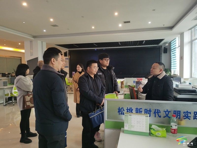 印江縣委宣傳部來松桃考察“兩心”融合平臺運(yùn)行情況