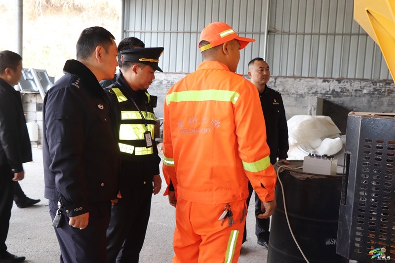 松桃公安交警聯(lián)合多部門召開2023年“一路多方”冬季保暢 暨道路隱患排查治理工作聯(lián)席會(huì)議