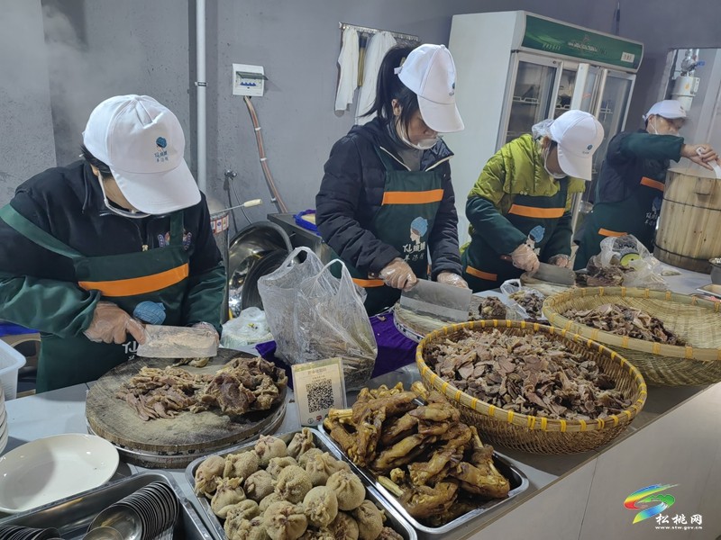松桃:情暖冬至 羊肉飄香