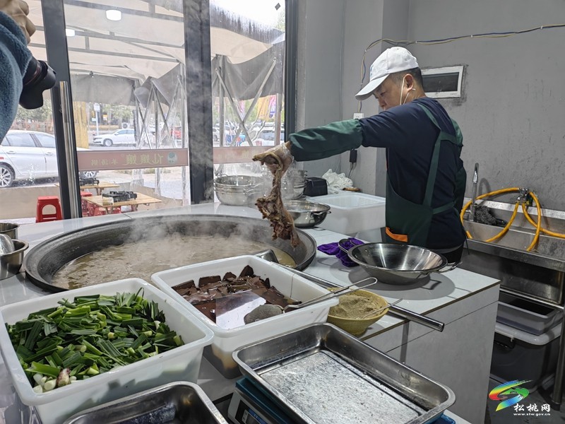 松桃:情暖冬至 羊肉飄香