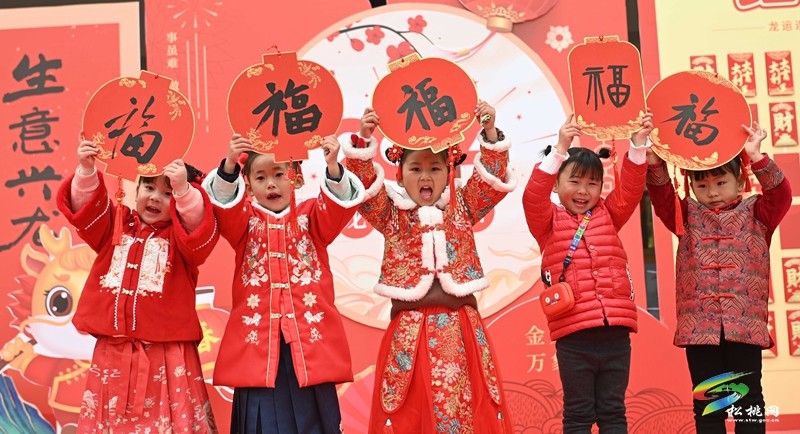 元旦來臨!縣第三幼兒園迎新年活動(dòng)精彩紛呈