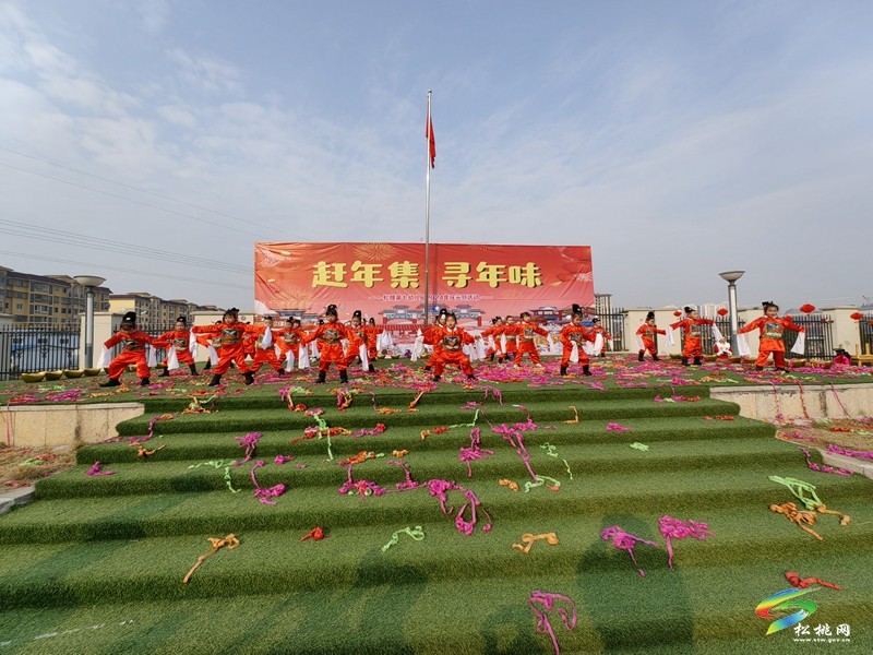縣第七幼兒園開(kāi)展“趕年集.尋年味”2024年慶元旦活動(dòng)