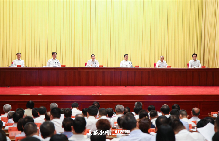 貴州省學習貫徹習近平新時代中國特色社會主義思想主題教育第一批總結(jié)暨第二批部署會議召開