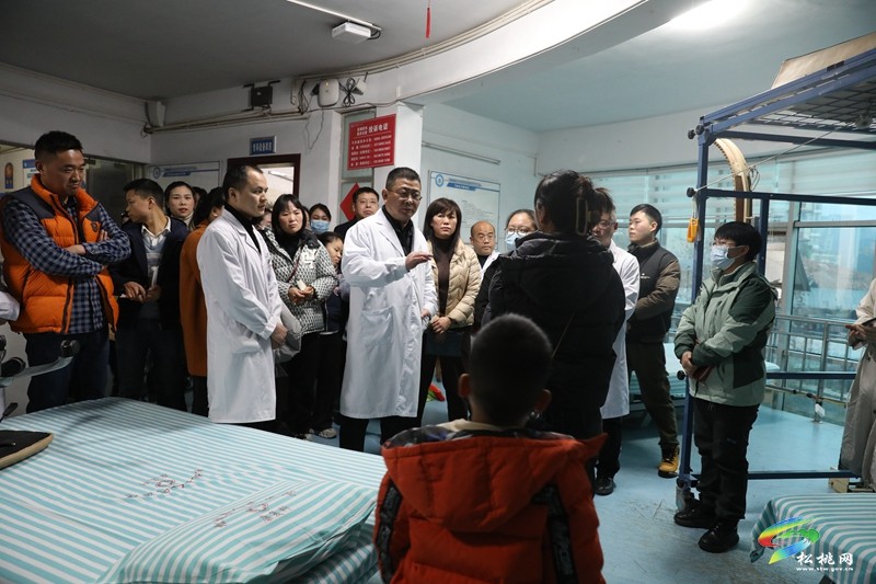 昆明醫(yī)科大學(xué)第二附屬醫(yī)院到縣人民醫(yī)院開展??坡?lián)盟學(xué)術(shù)交流會(huì)