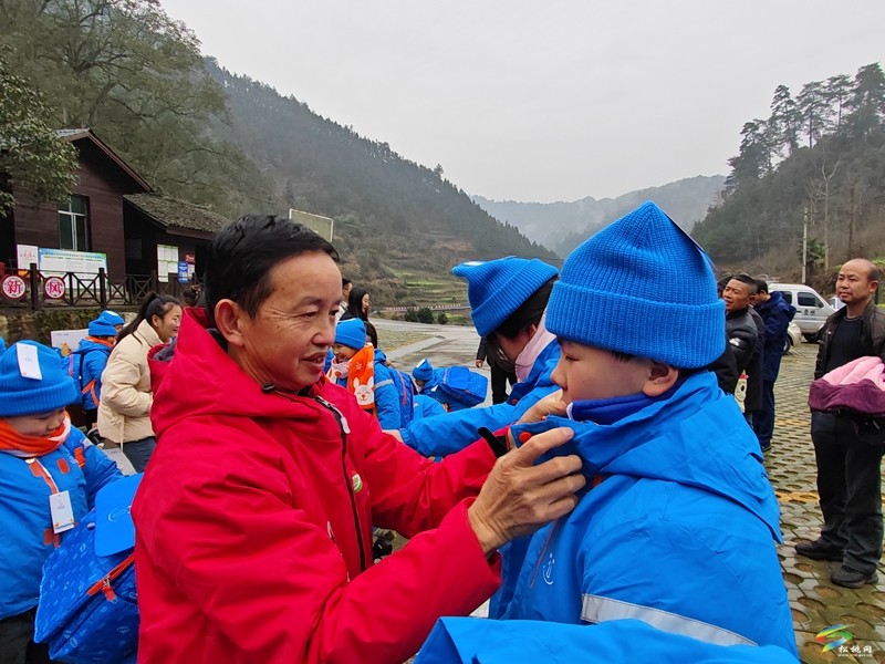 情暖苗鄉(xiāng)！松桃大灣村留守兒童收到新年禮物
