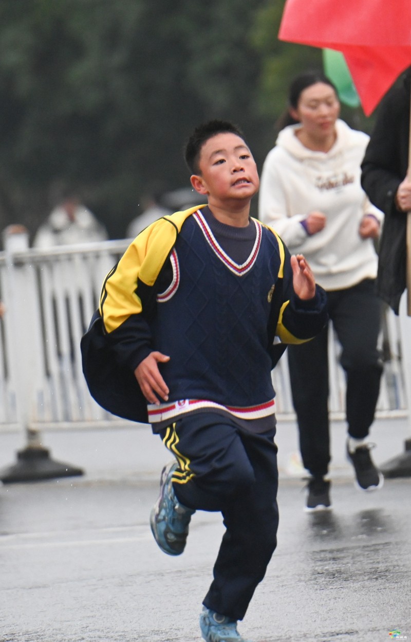 松桃：千人迎新跑 闊步奔向2024