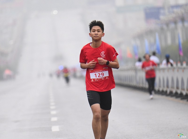 松桃：千人迎新跑 闊步奔向2024
