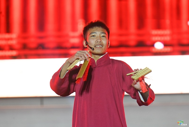 松桃民族中學慶祝建校90周年晚會今晚舉辦，彩排現(xiàn)場美圖搶先看~