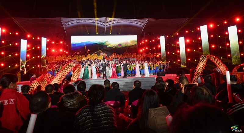領航新征程?揚帆再出發(fā) 松桃民族中學慶祝建校90周年暨2024新年文藝晚會隆重舉行