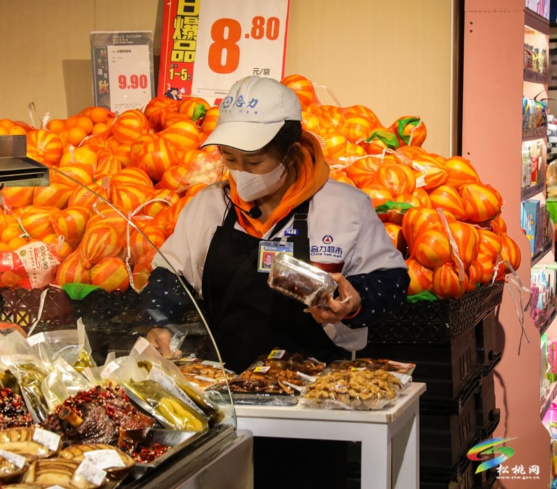 松桃：買年貨迎新春 商家備足貨源迎新年