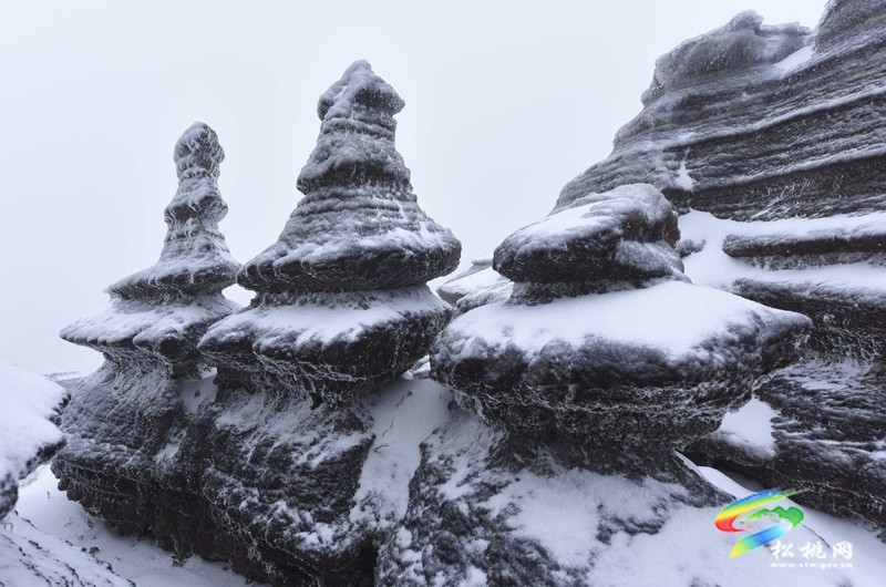 松桃：紅石林雪景美如畫