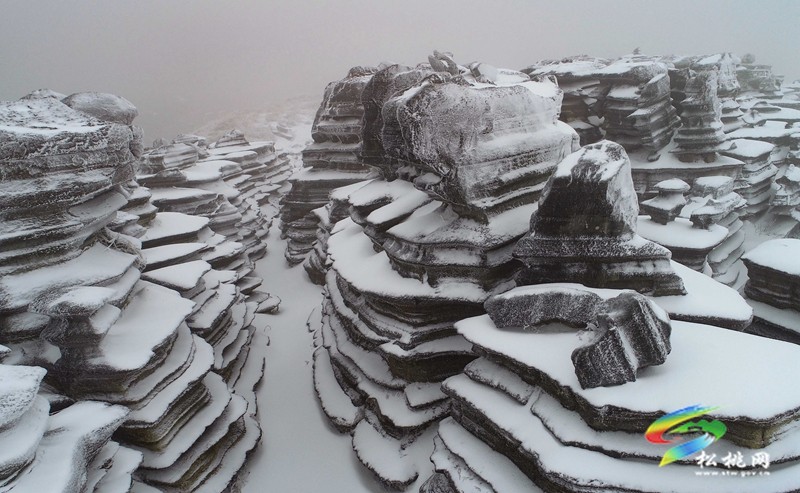 松桃：紅石林雪景美如畫