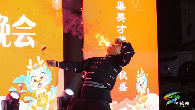 【網(wǎng)絡(luò)中國節(jié)·春節(jié)】石梁鄉(xiāng)百鳥村：鄰里和睦萬家歡