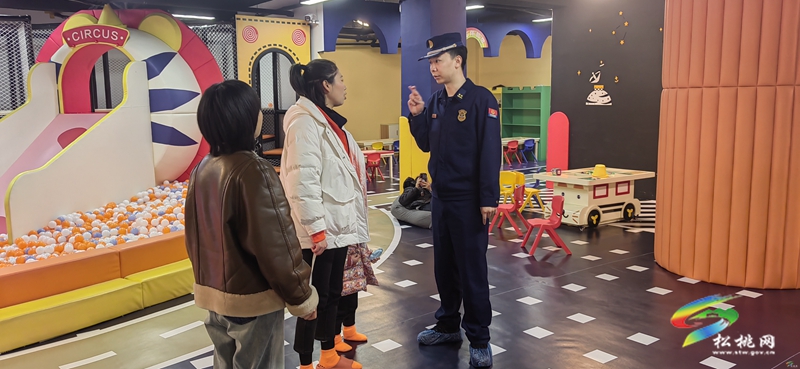 松桃消防開展夜查行動(dòng)確保兩會(huì)期間消防安全