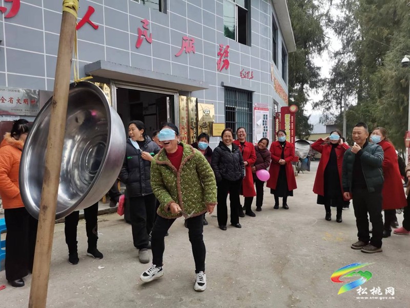 文山社區(qū)開展慶“三八”婦女節(jié)趣味文體活動