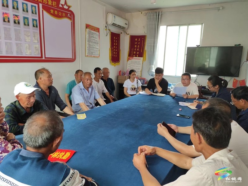 【法治松桃】普覺鎮(zhèn):鎮(zhèn)村聯(lián)動扎實開展道路交通安全“敲門行動”
