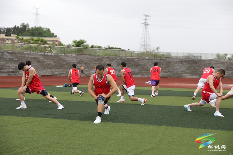 代表銅仁市參賽！松桃籃球隊全力備戰(zhàn)貴州“村BA”