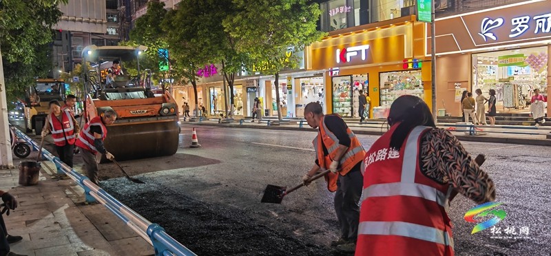 松桃：加強市政道路養(yǎng)護(hù)維修 助力文明城市創(chuàng)建