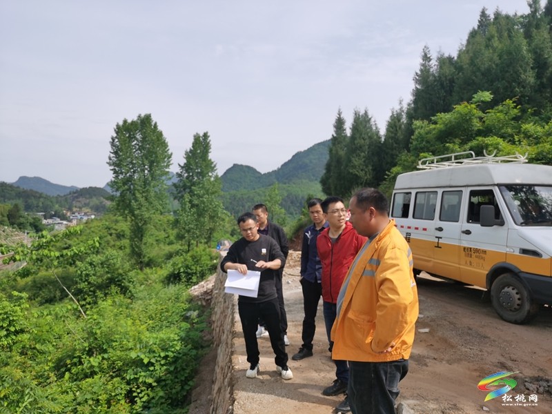 普覺鎮(zhèn)聯(lián)合開展鐵路沿線安全隱患排查整治
