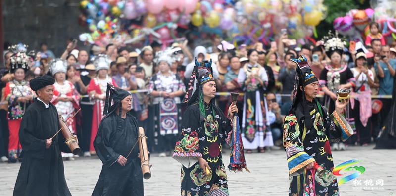 松桃：好戲連“城” 八方賓朋與苗家人狂歡“四月八”