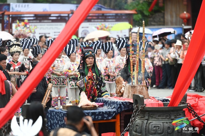 松桃：好戲連“城” 八方賓朋與苗家人狂歡“四月八”