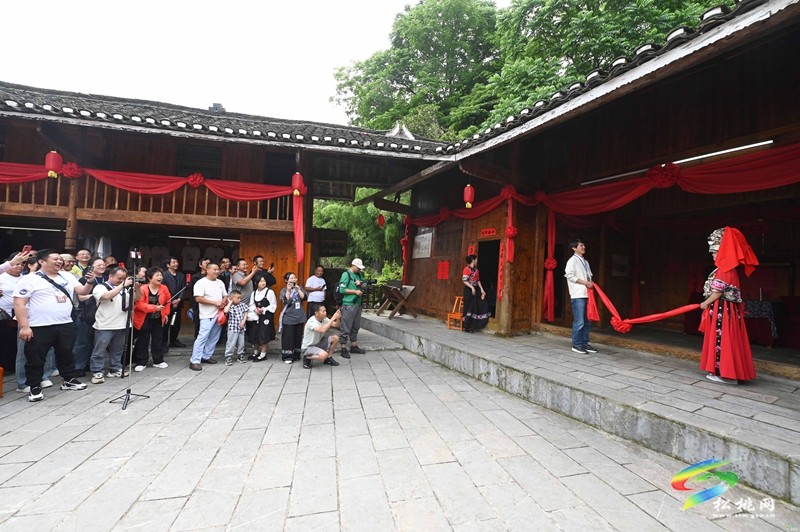 松桃：好戲連“城” 八方賓朋與苗家人狂歡“四月八”