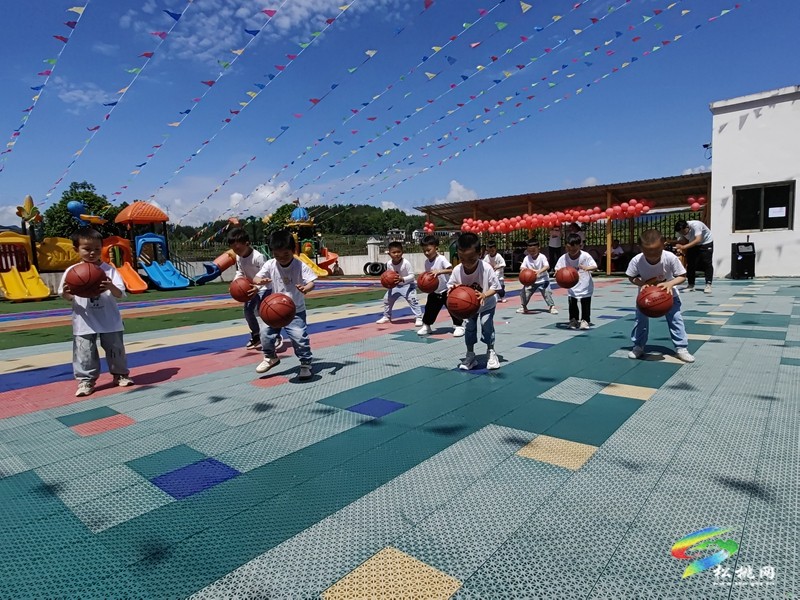 大路鎮(zhèn)航天幼兒園舉辦“大手牽小手，一起來加油！”文藝匯演活動(dòng)