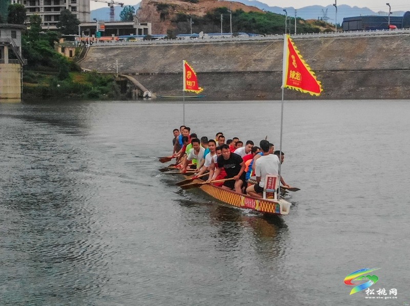 松桃:百舸爭(zhēng)流!端午節(jié)龍舟賽前火熱訓(xùn)練中