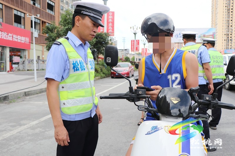 松桃公安交警大隊開展摩托車 電動摩托車電動自行車夏季交通安全突出風(fēng)險專項整治行動