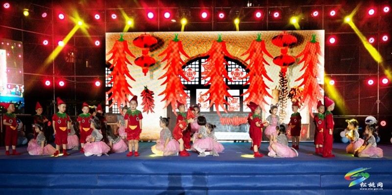 松桃實驗幼兒園舉行2024屆大班畢業(yè)典禮