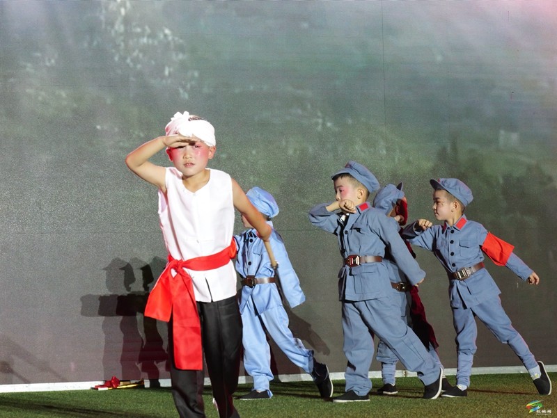 縣第七幼兒園舉辦2024屆大班畢業(yè)典禮暨文藝晚會