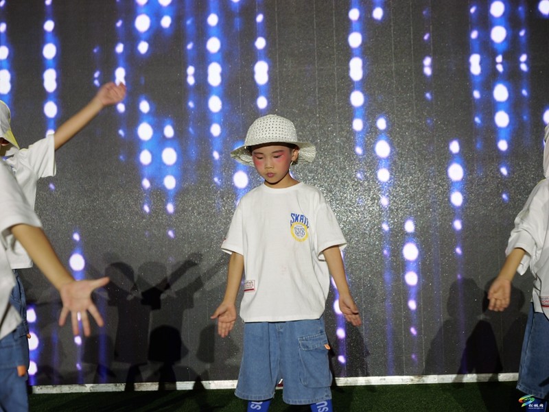 縣第七幼兒園舉辦2024屆大班畢業(yè)典禮暨文藝晚會