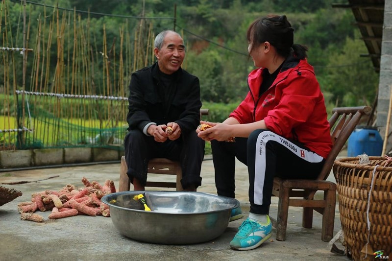 龍艷：踐行醫(yī)者初心 接續(xù)鄉(xiāng)村振興使命