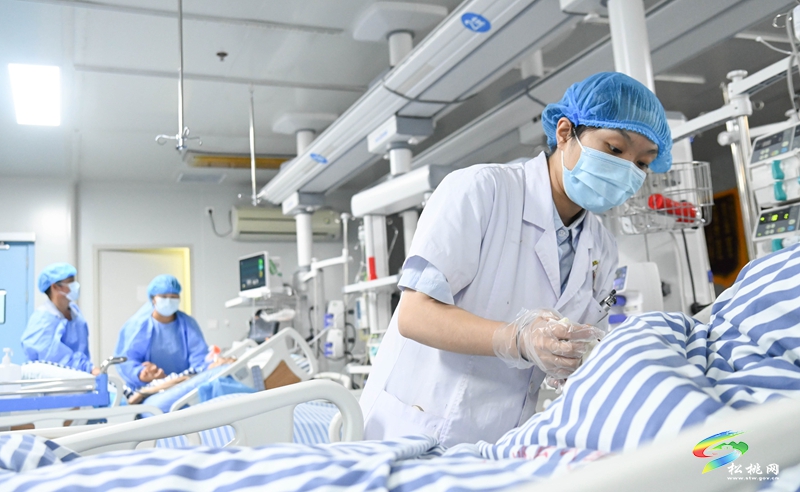 松桃民族中醫(yī)院重癥醫(yī)學(xué)科：?24小時在崗 守護患者生命安全